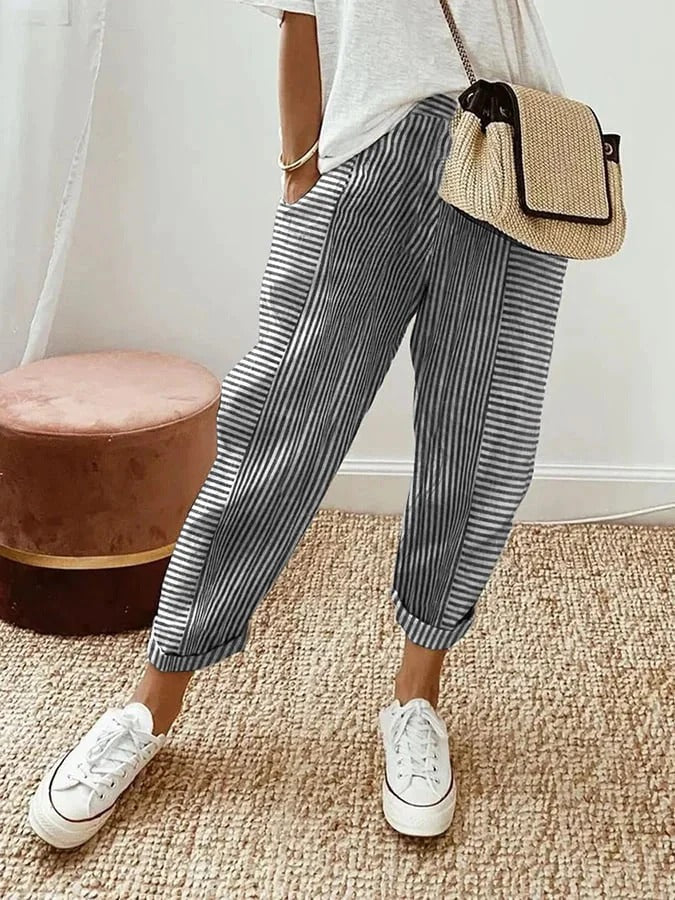 SOPHIA | Elegant in Casual Striped Trousers