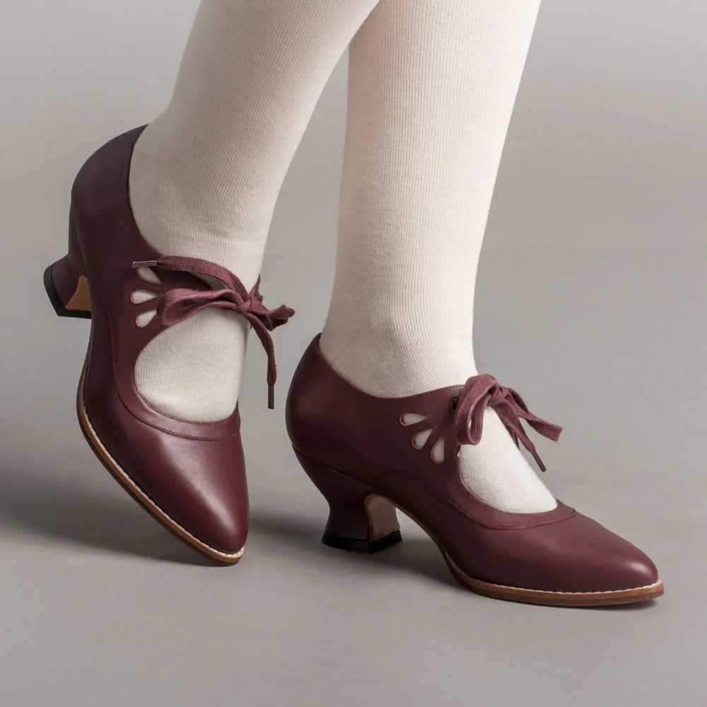 VITTORIA | Retro Heels with Elegant Laces