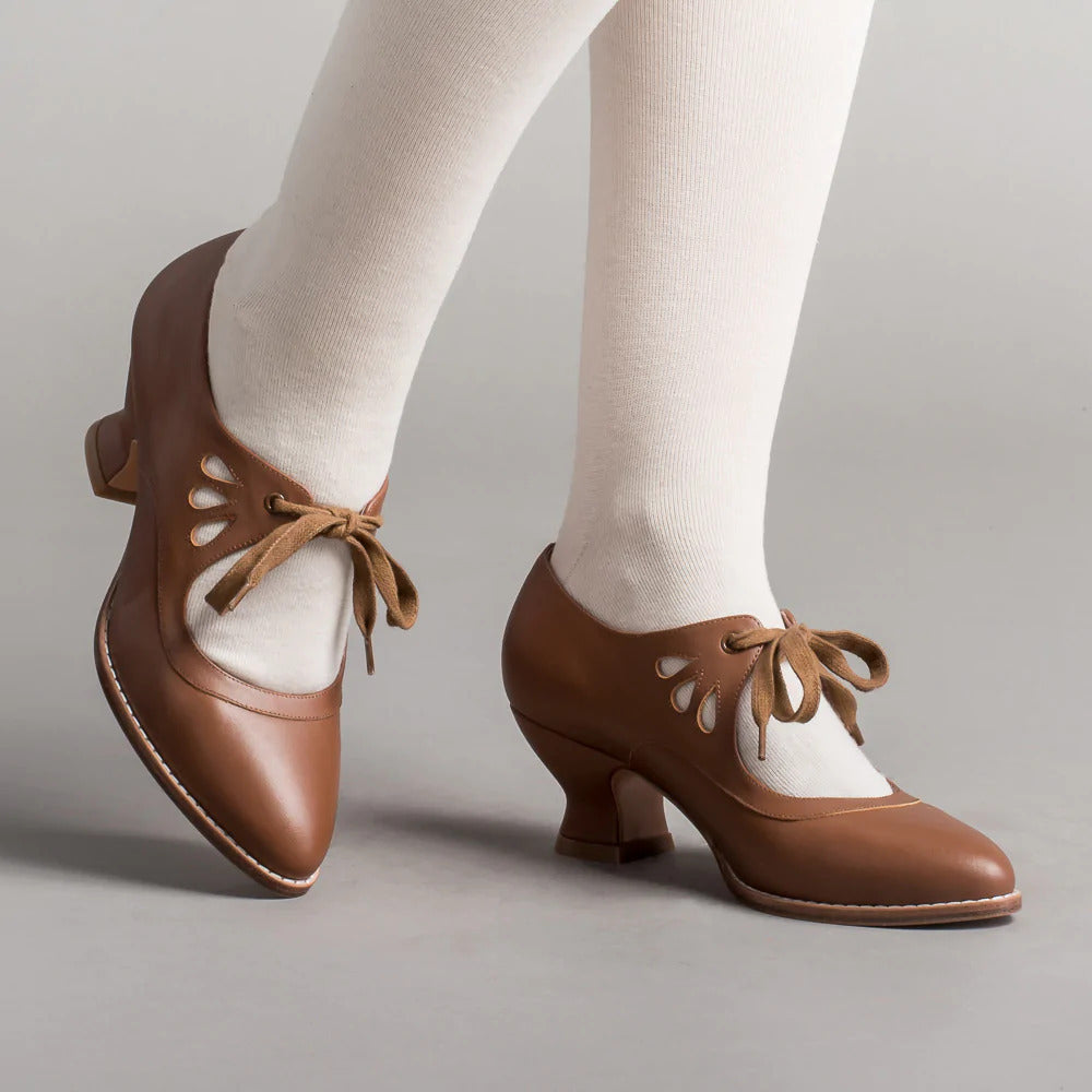 VITTORIA | Retro Heels with Elegant Laces