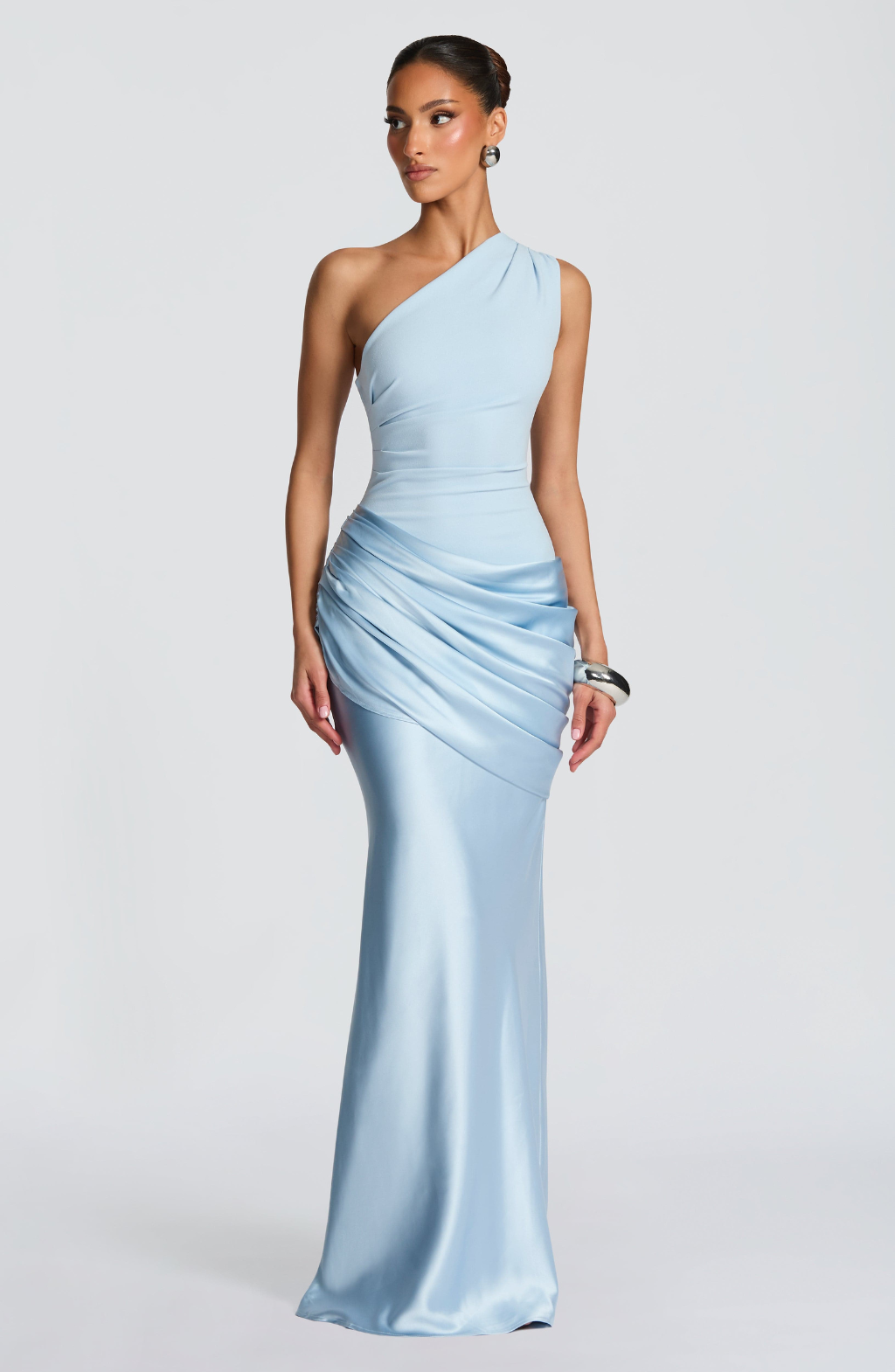 ASYMMETRISCHE LANGE JURK MET SATIJNEFFECT