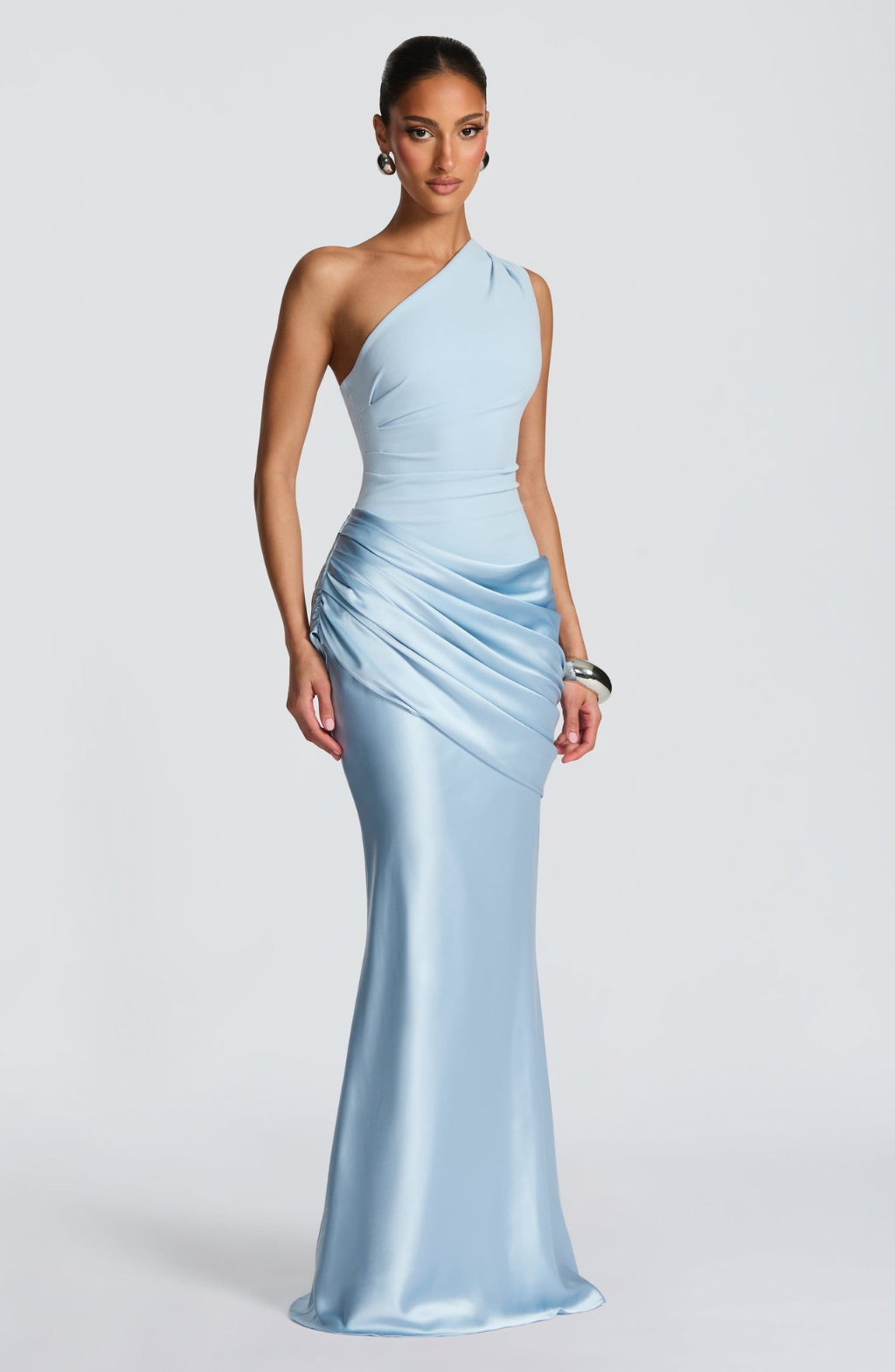 ASYMMETRISCHE LANGE JURK MET SATIJNEFFECT