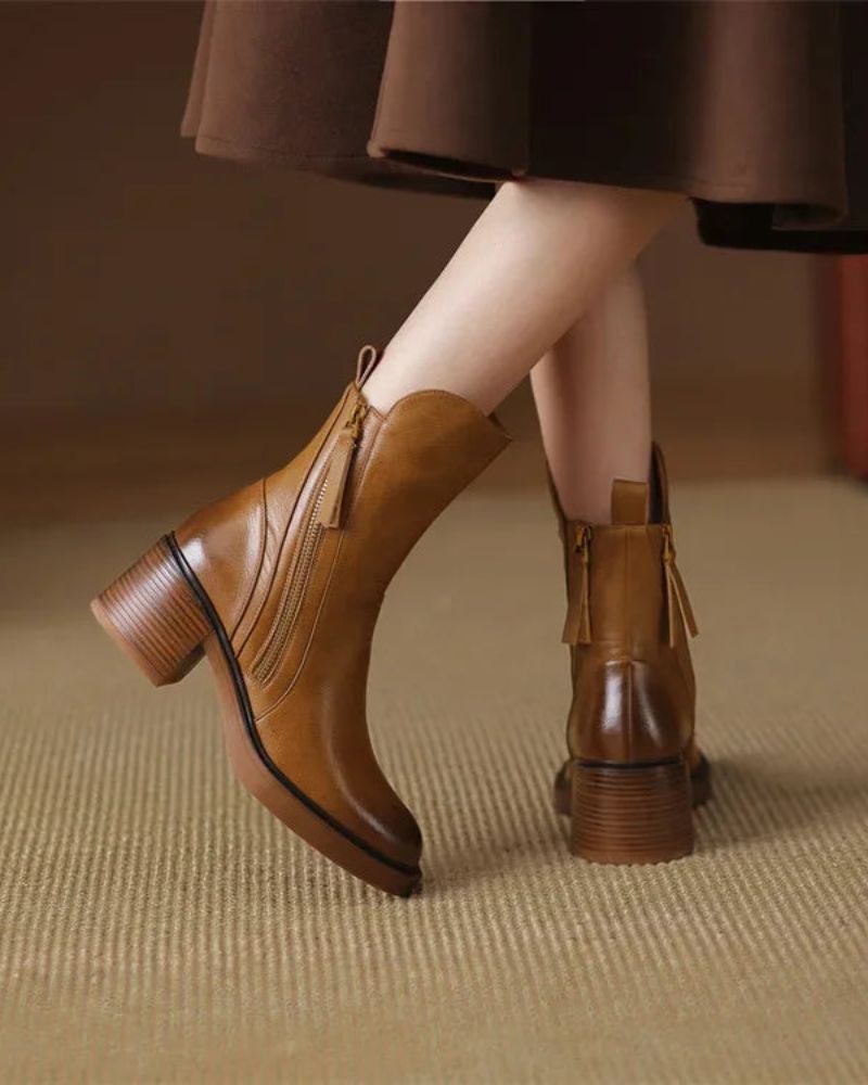 VALORINE™ | Black Heeled Boots for Comfort and Style