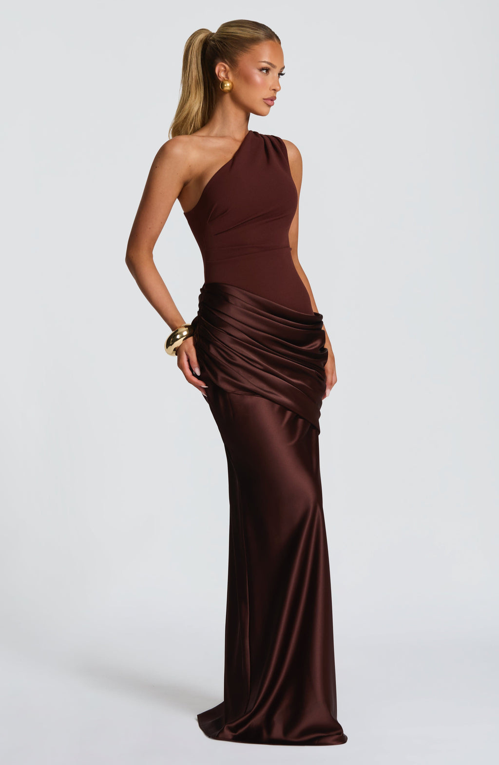 ASYMMETRISCHE LANGE JURK MET SATIJNEFFECT