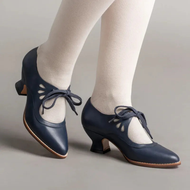 VITTORIA | Retro Heels with Elegant Laces