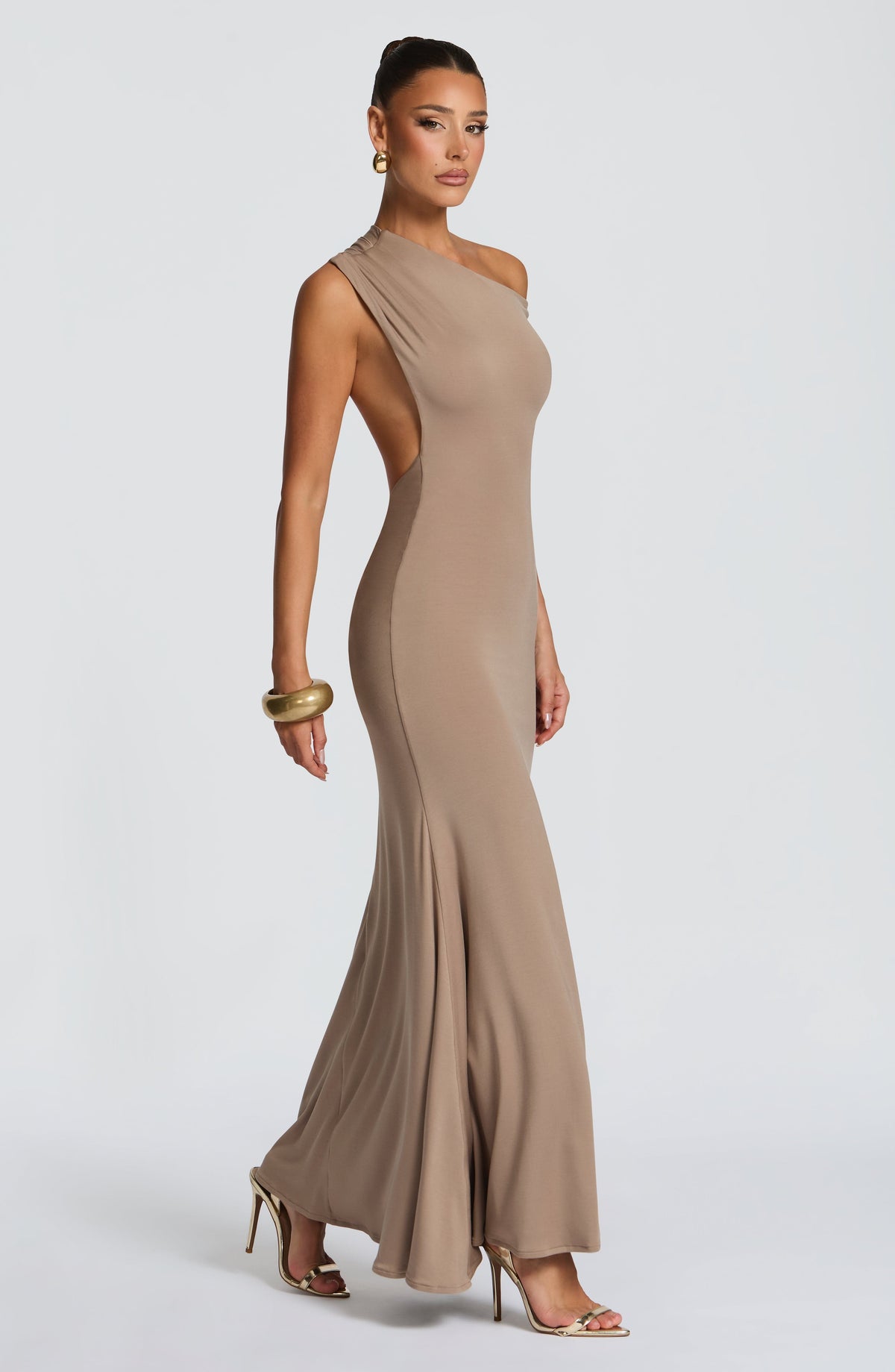 ASYMMETRISCHE MAXI JURK MET OPEN RUG