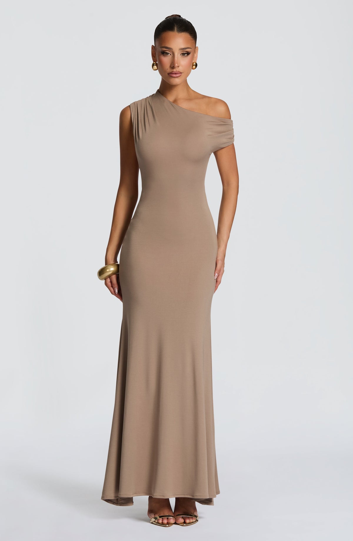 ASYMMETRISCHE MAXI JURK MET OPEN RUG